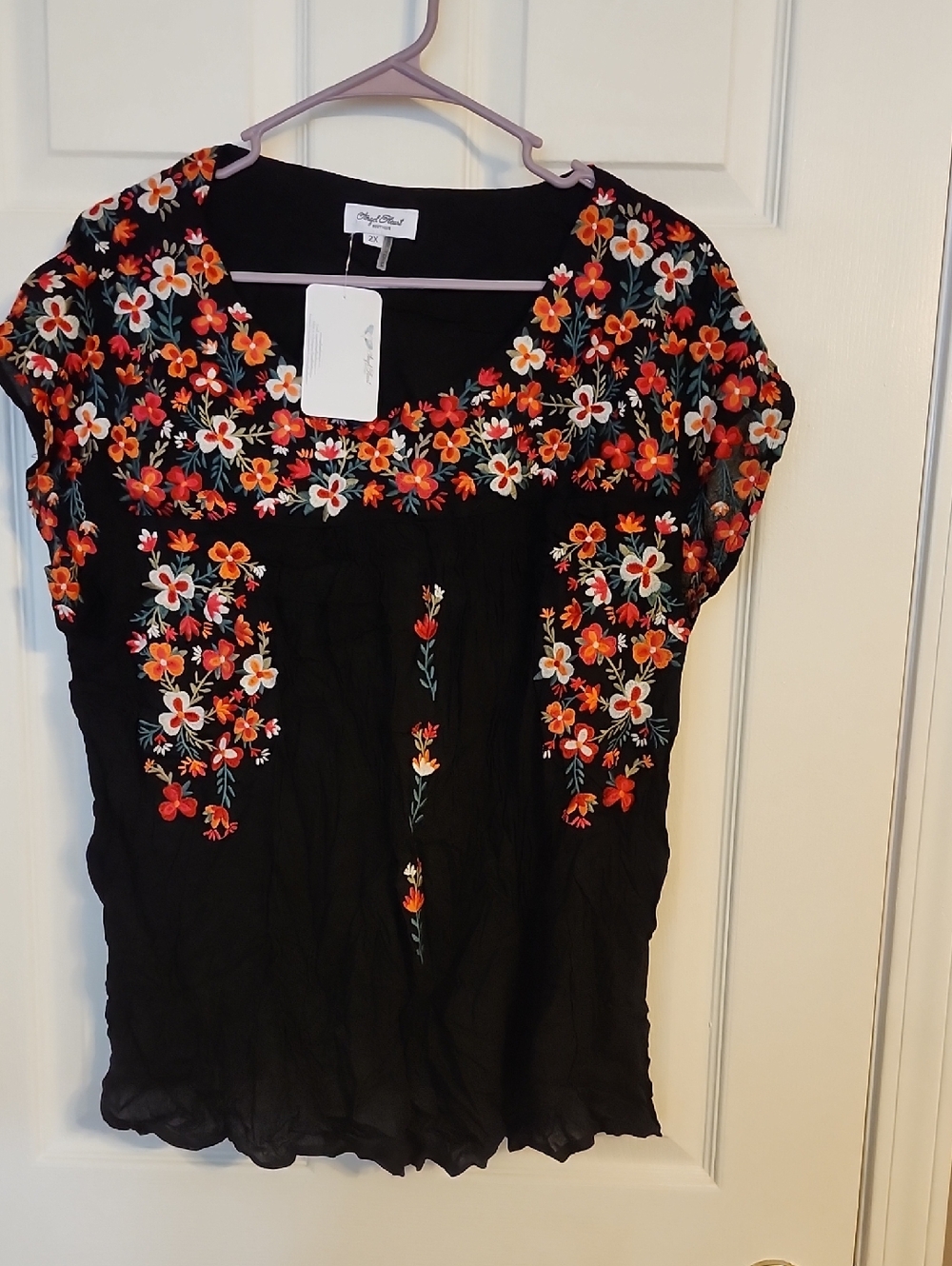 Floral Embroidered Black Women's Blouse - Short Sleeve